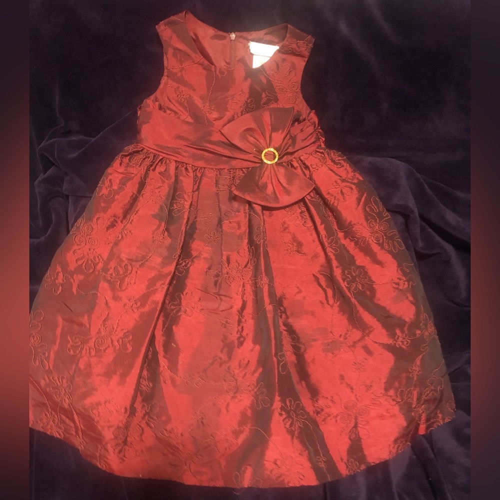 Beautiful burgundy dress! Size 5